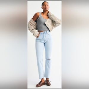 Abercrombie & Fitch Curve Love Ultra High Rise Ankle Straight In Light Destroy.